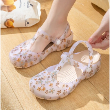 Dép đi mưa cho nhân viên y tế – thoải mái như Crocs Veblen, thích hợp đi biển, du lịch – Giá chỉ 175.500₫
