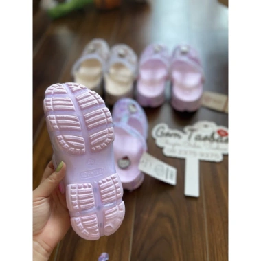 Dép đi mưa cho nhân viên y tế – thoải mái như Crocs Veblen, thích hợp đi biển, du lịch – Giá chỉ 175.500₫