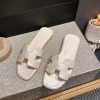 Dép Influencer Nữ Mùa Hè 2.025 - Phong cách mới, đáy bằng, phù hợp giày sandal, giá chỉ 319,809 VND 5
