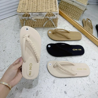 Dép kẹp da quai tết thời trang - Đế chống trượt, giảm giá 60.000đ, chất liệu bền