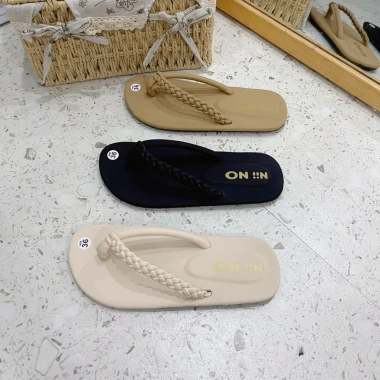 Dép kẹp da quai tết thời trang - Đế chống trượt, giảm giá 60.000đ, chất liệu bền