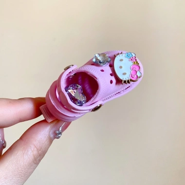 Dép kẹp tóc mỏ vịt Hello Kitty siêu dễ thương cho bé gái giá chỉ 43.240đ giảm giá