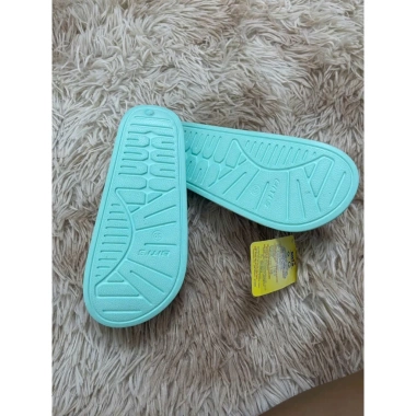 Dẹ́p lê bé gái màu xanh BEG9.811 - Giá ưu đãi 167.000₫, siêu thoải mái, bền bỉ cho bé 4 Dẹ́p lê bé gái màu xanh BEG9.811 - Giá ưu đãi 167.000₫, siêu thoải mái, bền bỉ cho bé 4