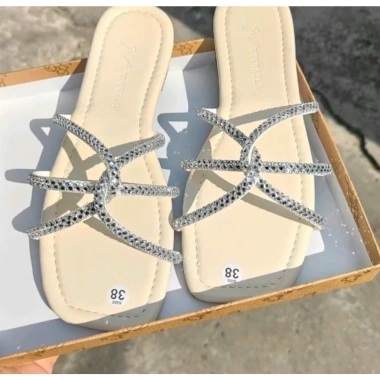 Dép lê quai đá xoàn XOẮN thời trang size 36-42, giảm còn 69.000₫, trẻ trung và năng động