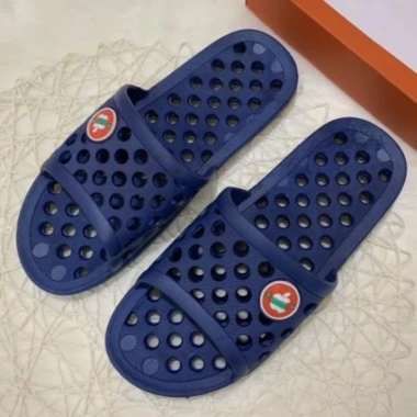 Dép lỗ táo nam nữ siêu nhẹ, chống trơn trượt, dùng trong nhà - chỉ 23.900 VND 6