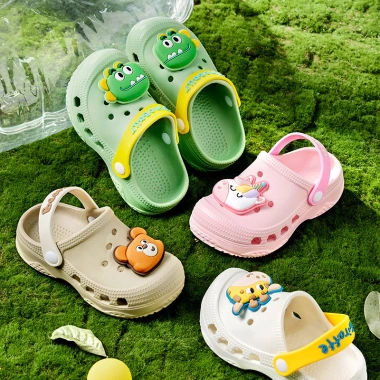 Dép Mario hoạt hình cho bé, dép cross suốt EVA thời trang, giá 149.000đ giảm từ 180.290đ Dép Mario hoạt hình cho bé, dép cross suốt EVA thời trang, giá 149.000đ giảm từ 180.290đ