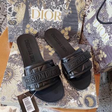 Dép nữ Dio quai dán ngang đế đúc - Siêu nhẹ, thời trang, giá chỉ 68.000₫