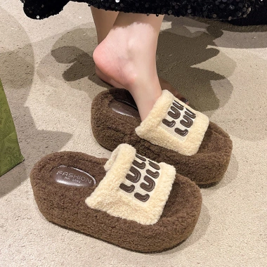 Dép Nữ Tăng Chiều Cao 7cm Phong Cách Mới - Cotton Ấm Đế Dày Chống Trơn Trượt Lông 3 Dép Nữ Tăng Chiều Cao 7cm Phong Cách Mới - Cotton Ấm Đế Dày Chống Trơn Trượt Lông 3
