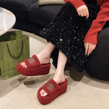 Dép Nữ Tăng Chiều Cao 7cm Phong Cách Mới - Cotton Ấm Đế Dày Chống Trơn Trượt Lông