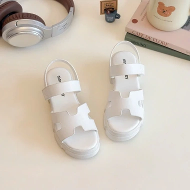 Dép sandal bé TM1.035 đế bằng mềm nhẹ, chống trơn, thích hợp đi học đi chơi 229.000₫