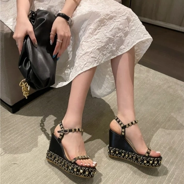 Dép sandal đế xuồng hở mũi đính tán AG27 – Thời trang Quảng Châu, chỉ 484.999₫
