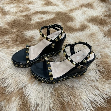 Dép sandal đế xuồng hở mũi đính tán AG27 – Thời trang Quảng Châu, chỉ 484.999₫ 8 Dép sandal đế xuồng hở mũi đính tán AG27 – Thời trang Quảng Châu, chỉ 484.999₫ 8