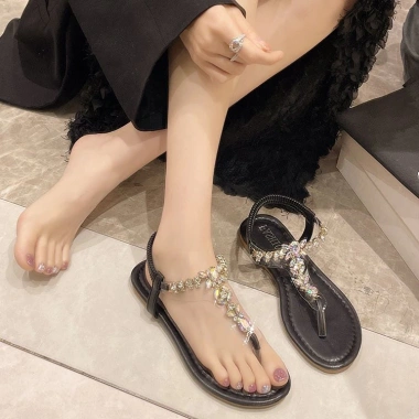 Dép Sandal Nữ Kim Cương Giả Phiên Hàn Quốc Size Lớn 36‑43 Trong Suốt Nhẹ Du Lịch & Làm Việc 291.599₫ 6