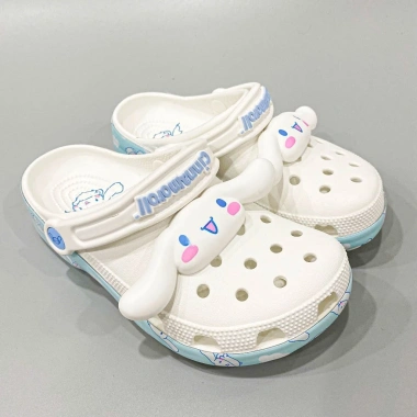 Dép sục classic Cinnamoroll unisex cao cấp, kèm charm, nhựa EVA, chỉ 405.000₫ 10 Dép sục classic Cinnamoroll unisex cao cấp, kèm charm, nhựa EVA, chỉ 405.000₫ 10