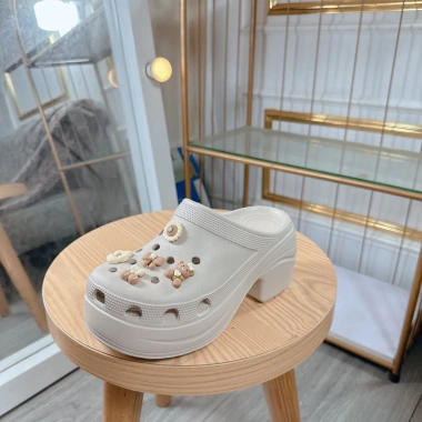 Dép sục nữ độn đế 7cm siêu xinh, kèm charm đa dạng tặng ngẫu nhiên - Giá chỉ 182k