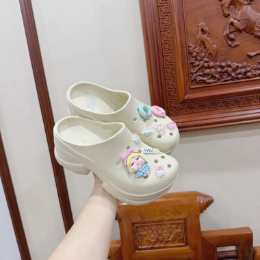 Dép sục nữ độn đế 7cm siêu xinh, kèm charm đa dạng tặng ngẫu nhiên - Giá chỉ 182k 9 Dép sục nữ độn đế 7cm siêu xinh, kèm charm đa dạng tặng ngẫu nhiên - Giá chỉ 182k 9