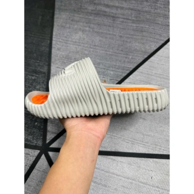 Dép Thể Thao Cao Su Đúc Nguyên Khối - Siêu nhẹ, bám tốt, Giá chỉ 139.000₫