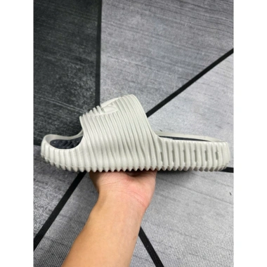Dép Thể Thao Cao Su Đúc Nguyên Khối - Siêu nhẹ, bám tốt, Giá chỉ 139.000₫