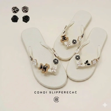 Dép tông gắn charm nước hoa, quai đục thời trang, sỡ ngón nữ - Giá chỉ 69.000₫ (giảm từ 89.700₫)