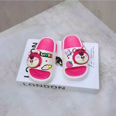 Dép Trẻ Em Gấu Dâu Lotso Nhựa EVA Siêu Nhẹ, Siêu Mềm, Cho Bé Gái 2-10 Tuổi - 95.000₫ 2 Dép Trẻ Em Gấu Dâu Lotso Nhựa EVA Siêu Nhẹ, Siêu Mềm, Cho Bé Gái 2-10 Tuổi - 95.000₫ 2