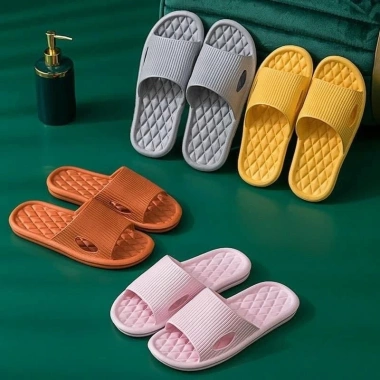 Dép xỏ EVA trong nhà và tắm, đế chống trượt, giá 39.000 VND, khuyến mãi 2 Dép xỏ EVA trong nhà và tắm, đế chống trượt, giá 39.000 VND, khuyến mãi 2