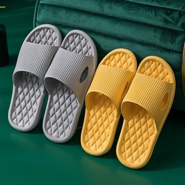 Dép xỏ EVA trong nhà và tắm, đế chống trượt, giá 39.000 VND, khuyến mãi