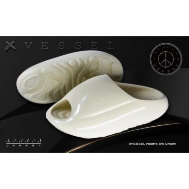 Đép Xvessel NOAH S ARK 2.025 quai ngang vân bóng cao cấp – Hot trend 2.025, giá chỉ 448.500 VNĐ