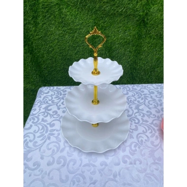 Đĩa nhựa trắng 3 tầng sang trọng, đựng bánh kẹo, hoa quả - Giá ưu đãi 15.000đ, giảm 3.000đ
