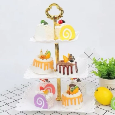 Đĩa nhựa trắng 3 tầng vuông sang trọng - Đựng bánh kẹo, hoa quả - Giá 59.000đ khuyến mãi giảm sâu