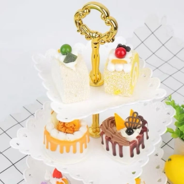 Đĩa nhựa trắng 3 tầng vuông sang trọng - Đựng bánh kẹo, hoa quả - Giá 59.000đ khuyến mãi giảm sâu