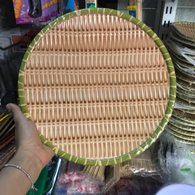 Đĩa phíp giả mây tre nhựa, tròn size, có chân đế cho hoa quả, bún, đậu, mắm tôm