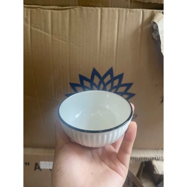 Đĩa sứ vuông viền đen có ngăn đựng nước chấm tiện lợi - Giá chỉ 36.500₫ 10 Đĩa sứ vuông viền đen có ngăn đựng nước chấm tiện lợi - Giá chỉ 36.500₫ 10