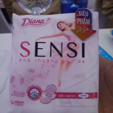 Diana Sensì Siêu Mỏng Cánh 6 Gói (8 miếng/gói) - Giá ưu đãi 142.000₫, bảo vệ nhẹ nhàng