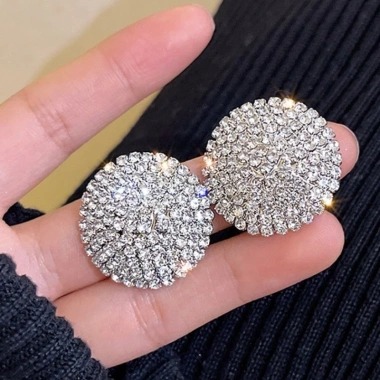 Đinh tai hình tròn vintage phủ kim cương siêu lấp lánh - phụ kiện thời trang nữ cá tính sang trọng giảm giá 33.090₫ 4 Đinh tai hình tròn vintage phủ kim cương siêu lấp lánh - phụ kiện thời trang nữ cá tính sang trọng giảm giá 33.090₫ 4
