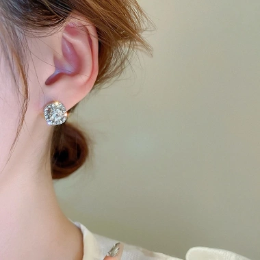 Đinh tai hình vuông thời thượng, nhẹ nhàng, độc đáo, phù hợp công sở – giá 28.200₫ 8