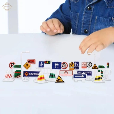 Diorama 28 Chiếc Tỉ Lệ 1/64 - Dấu Hiệu Giao Thông, Cát Bàn, Giá 44.000 VND 4