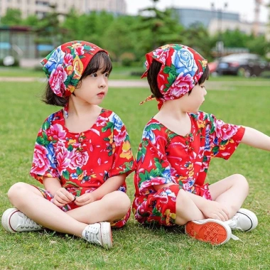 Đồ Bộ Gia Đình Mặc Chúc Tết Du Xuân Set Hoa Con Công Thanh Long Khăn Trải Bàn Con Rồng K1 – Giá Ưu Đãi 69.500₫