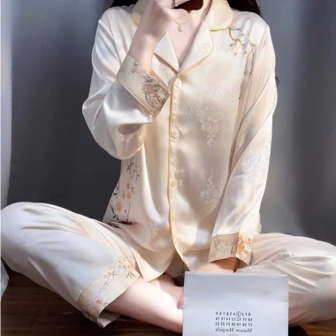 Đồ bộ Luxury Pijama lụa latin cao cấp tay dài hoa vàng nhạt – Giá chỉ 280.800₫ 6
