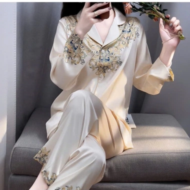 Đồ bộ LUXURY PIJAMA lụa latin tay dài, họa tiết sang trọng Giá 240.998 VND 4