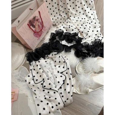 Đồ Bộ Ngủ Nữ Chất Lụa Latin Mềm Mịn Dài Tay Xoắn Free Size 40-60kg Giá 92.400 9 Đồ Bộ Ngủ Nữ Chất Lụa Latin Mềm Mịn Dài Tay Xoắn Free Size 40-60kg Giá 92.400 9
