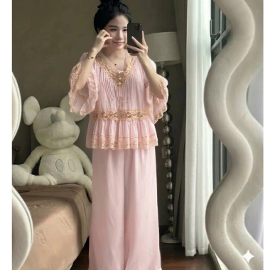 Đồ Bộ Ngủ Tiểu Thư Áo Cổ V Xếp Ly Lụa Latin Mềm Mịn Free Size 40-58kg 229k 8 Đồ Bộ Ngủ Tiểu Thư Áo Cổ V Xếp Ly Lụa Latin Mềm Mịn Free Size 40-58kg 229k 8