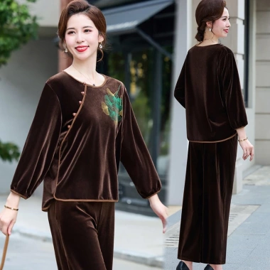 Đồ bộ nhung trung niên nữ cao cấp - Mặc nhà thoải mái, quà tặng ý nghĩa cho bà mẹ - Giá ưu đãi 160.000₫