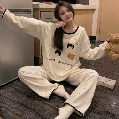 Đồ bộ nỉ gấu Bear chấm bi nữ dài tay màu kem 2 size S M mềm mịn giá ưu đãi 149k