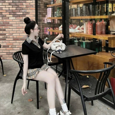 Đồ bộ nữ set áo cardigan cổ bẻ tay ngắn + chân váy xếp ly ngắn họa tết kẻ sang chảnh - Giá 249.000đ 10