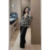 Đồ bộ nữ tay dài họa tiết sọc phong cách Quảng Châu – Pyjama lụa freesize, ngủ thoải mái, giá chỉ 224.000₫