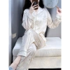 Đồ bộ pijama lụa Latin cao cấp tay dài hoa trắng phối xám - 280.800 VND 2
