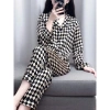 Đồ bộ pijama lụa Latin cao cấp tay dài sọc caro đen TD040 – mềm mịn sang trọng, giá 260.600 VND 4