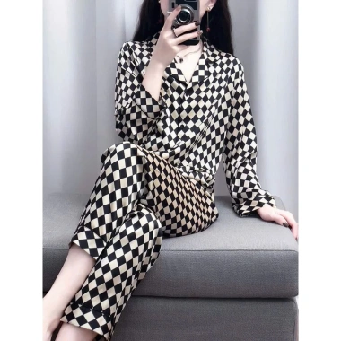 Đồ bộ pijama lụa Latin cao cấp tay dài sọc caro đen TD040 – mềm mịn sang trọng, giá 260.600 VND 4
