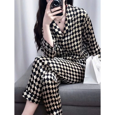 Đồ bộ pijama lụa Latin cao cấp tay dài sọc caro đen TD040 – mềm mịn sang trọng, giá 260.600 VND 5