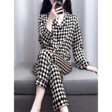 Đồ bộ pijama lụa Latin cao cấp tay dài sọc caro đen TD040 – mềm mịn sang trọng, giá 260.600 VND 9
